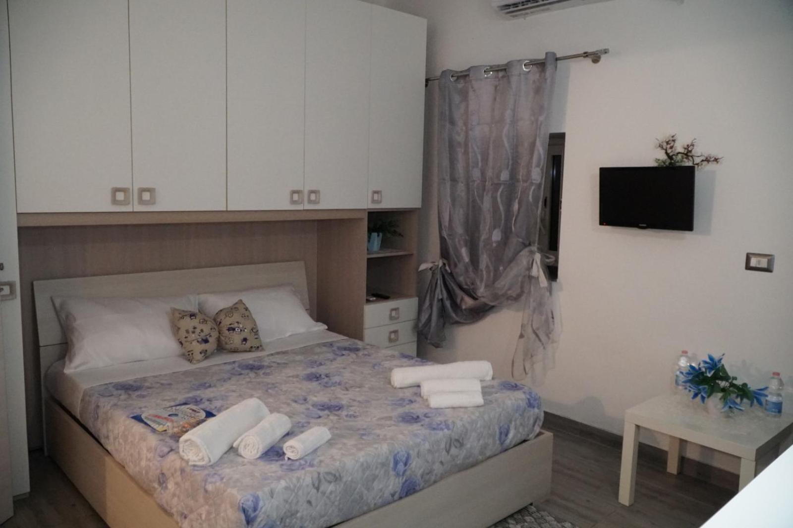 B&B Porta Garibaldi カターニア 部屋 写真