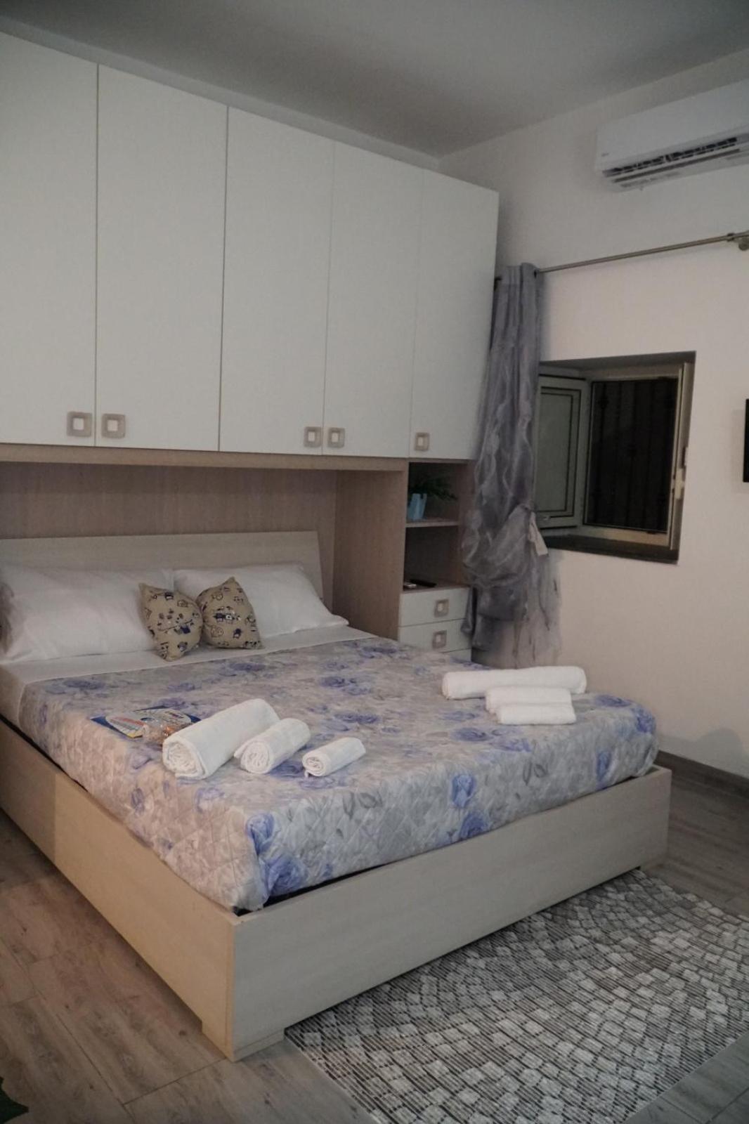 B&B Porta Garibaldi カターニア 部屋 写真